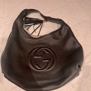 Gucci black pebble soho bag